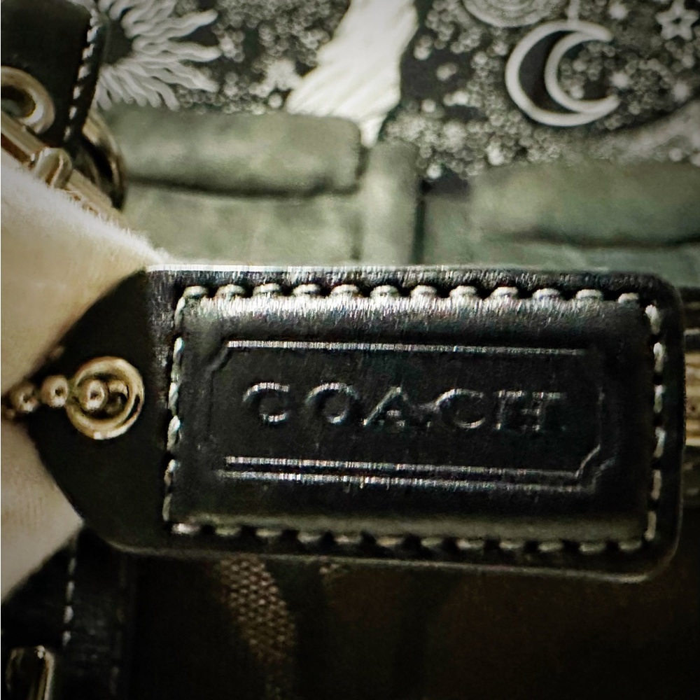 Vintage Coach soho shoulder bag 2006 year Black and Gold Signature Tote bag - Picture 5 of 17